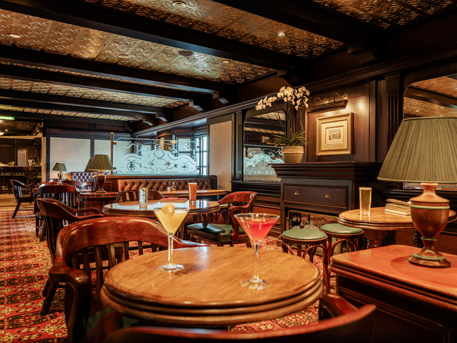The Golden Lion pub on Queen Victoria